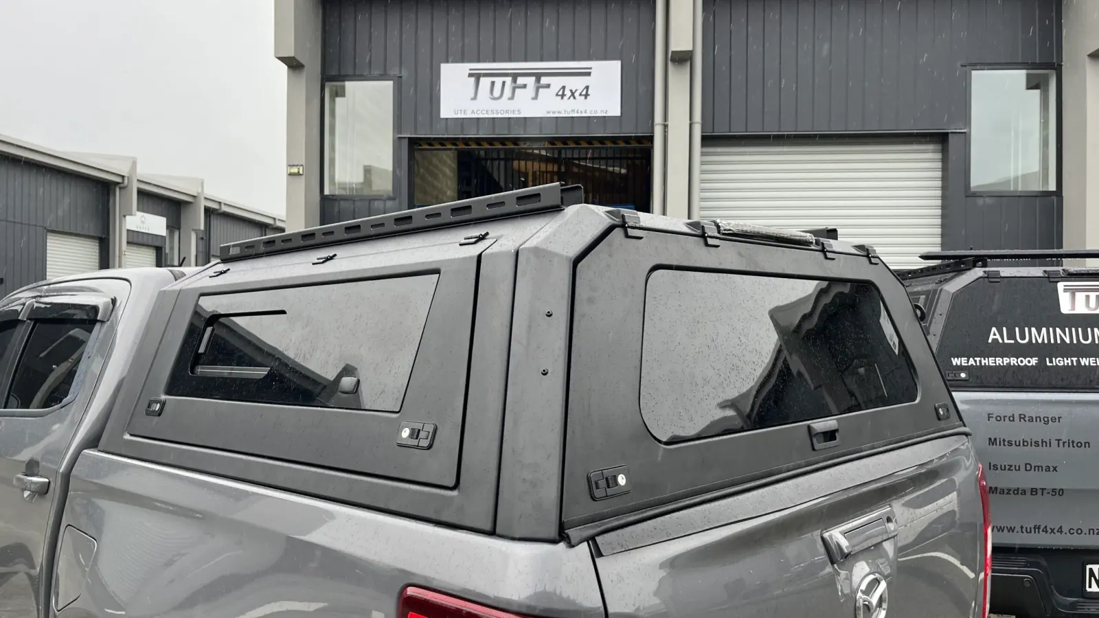 Cúpula Mazda BT50 2022+